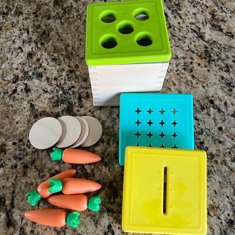 Lovevery coin bank and carrot counting set